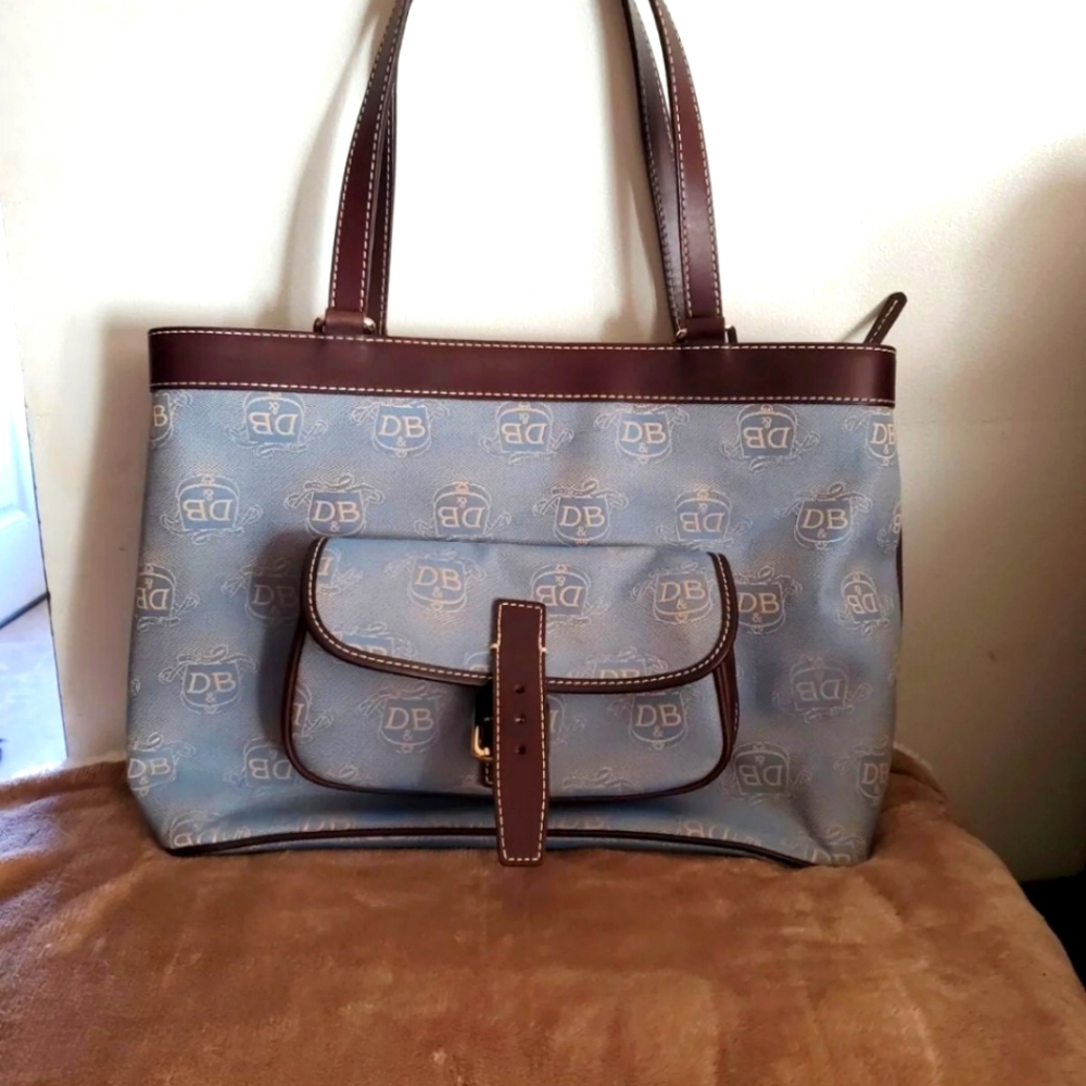 EUC Dooney and Bourke Bag